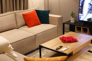 TV - SanPietro Vacation Apartment 011 (Plazhi San Pietro)