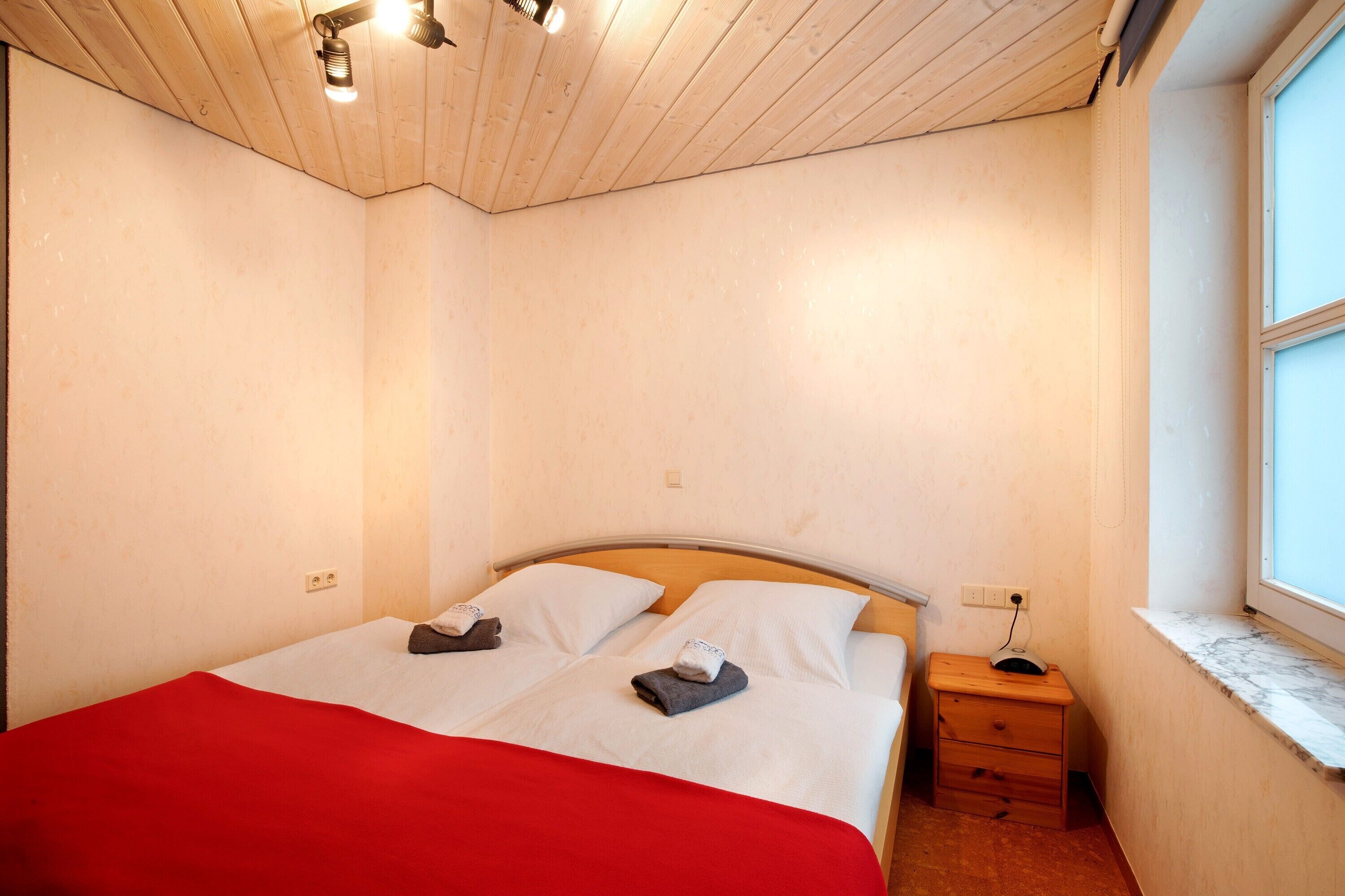 1 chambre, bureau, Wi-Fi gratuit, draps fournis