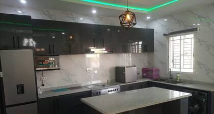 Shimawa-House-Sleeps4-Luxury&Privacy-24/7 Security