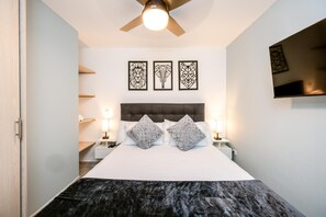 2 habitaciones, tabla de planchar con plancha, wifi y ropa de cama 