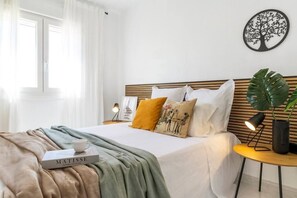 2 chambres, fer et planche à repasser, Wi-Fi, draps fournis