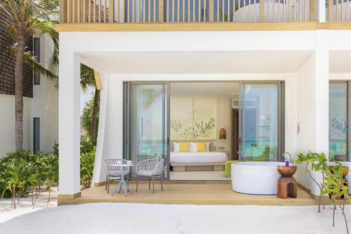 Room, 1 King Bed, Jetted Tub, Beachfront (Mirage) | Hypo-allergenic bedding, minibar, in-room safe, laptop workspace