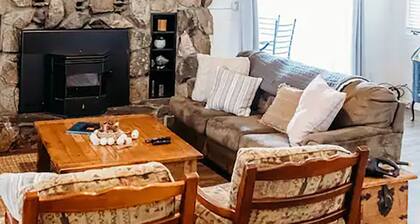 Entire home in Durango, Colorado
8 guests - 4 bedrooms - 5 beds - 2 baths