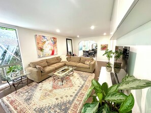 Smart-tv och eldstad