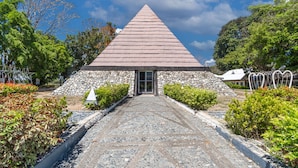Exterior - One Alo Hotel and Resort by Hiverooms (Manaoag)