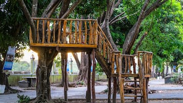 Children’s play area – outdoor