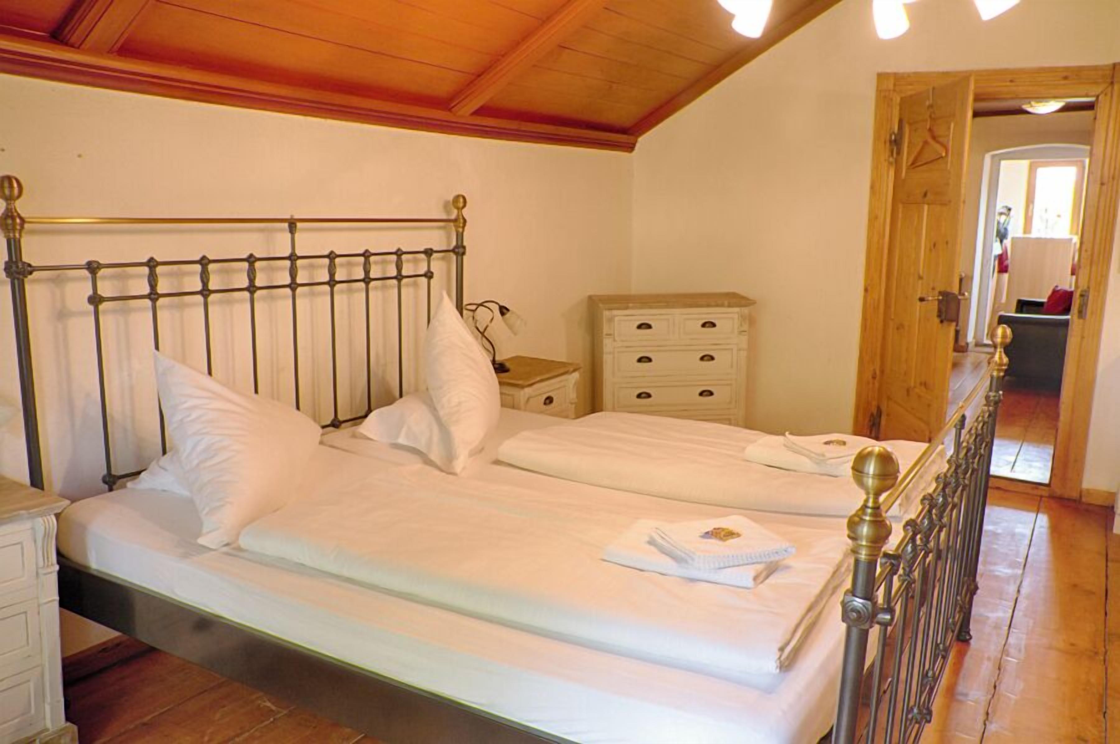 Fewo Burgmansarde-Schlafzimmer mit Doppelbett Wohnung "Burgmansarde"