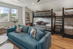 Smart-TV, Kamin, Arbeitsbereiche