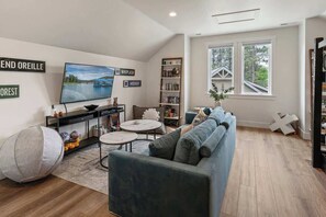 Smart TV, fireplace, offices