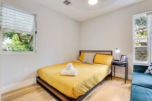 4 soverom, skrivebord, strykejern/-brett og wi-fi (inkludert)