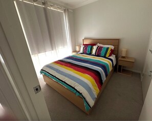 3 bedrooms - Hawks Nest - Magic Square Location (Hawks Nest)
