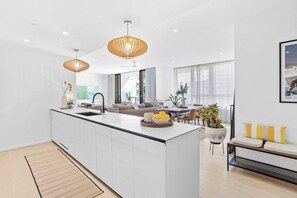 Luxury Apartment, 3 Bedrooms, Ocean View | Private kitchen | Full-size fridge, microwave, oven, stovetop - Magnoli Apartments  (Palm Beach)