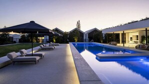 Outdoor pool - Magnoli Apartments  (Palm Beach)