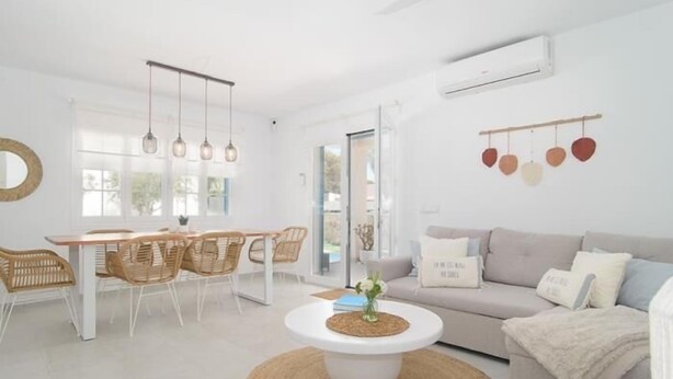 Living area - Sun and Sea House. House with pool for 6 people. (Cala Llombards)