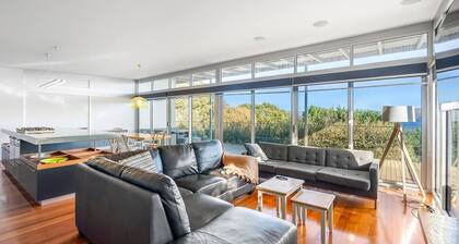 Getaway Hideaway-close to beach Sleeps-8