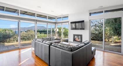 Getaway Hideaway-close to beach Sleeps-8