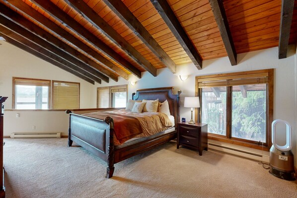 4 soverom, strykejern/-brett og sengetøy