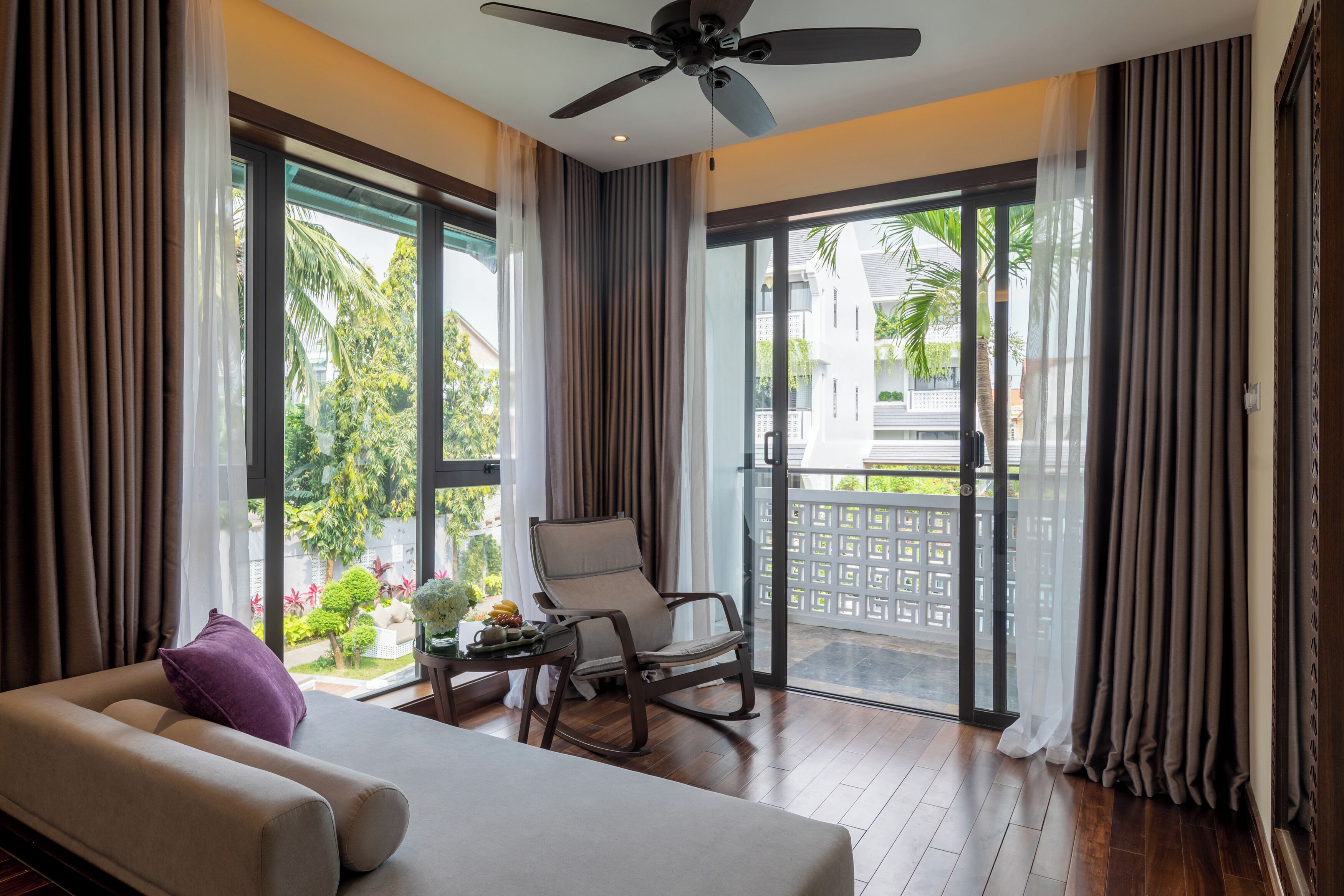 Minibar, két bảo mật tại phòng, bàn, phòng cách âm 