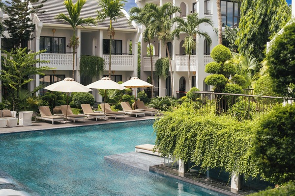 Kolam renang outdoor