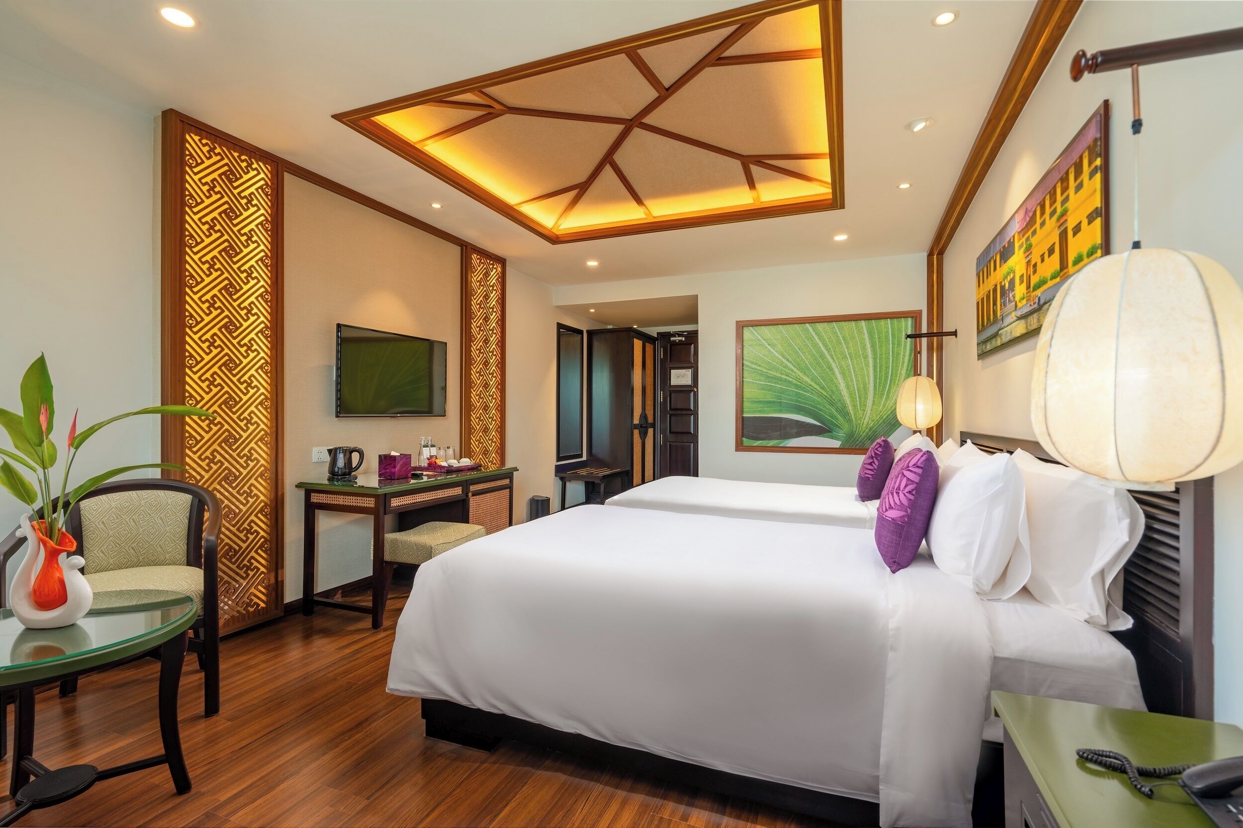 Superior Twin Room | Minibar, in-room safe, desk, soundproofing