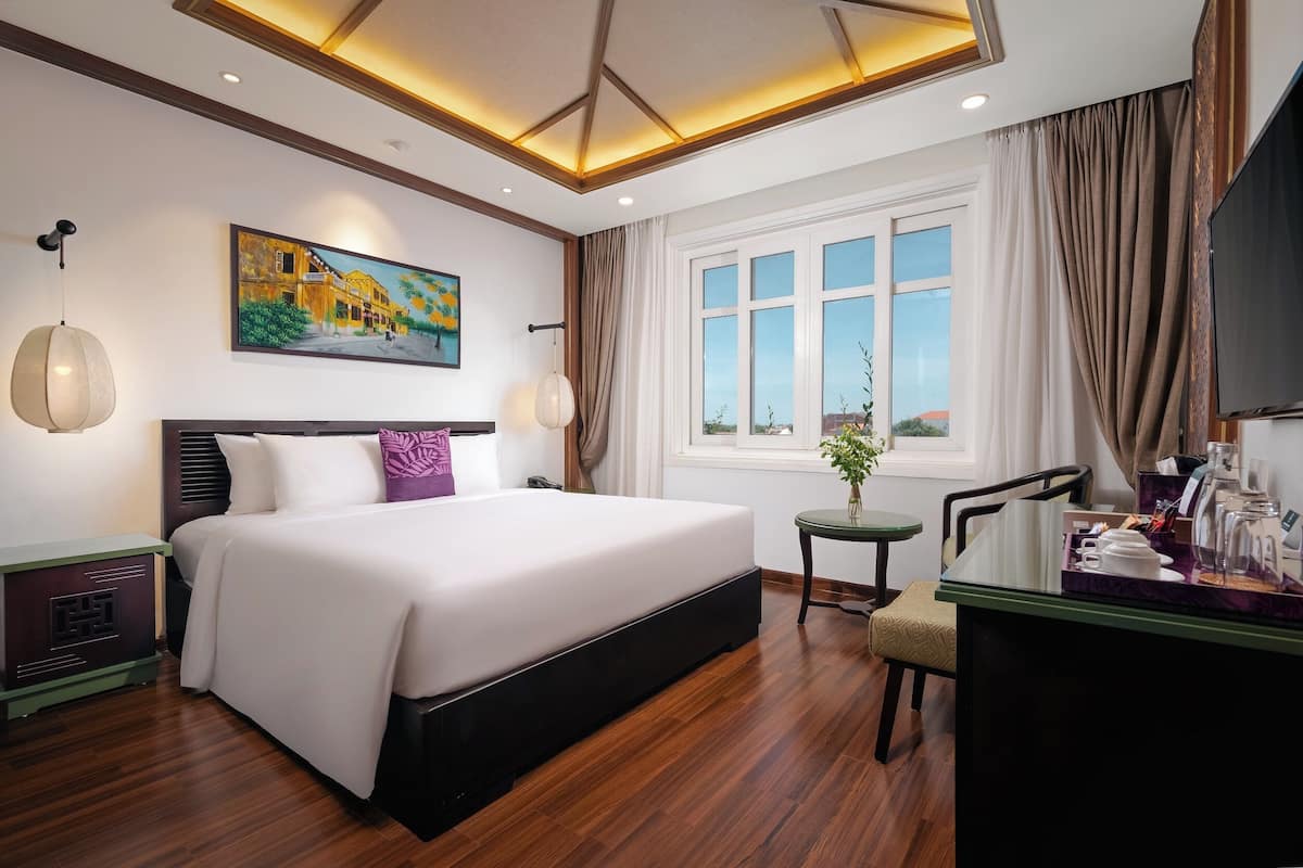 Superior Double Room | Minibar, in-room safe, desk, soundproofing