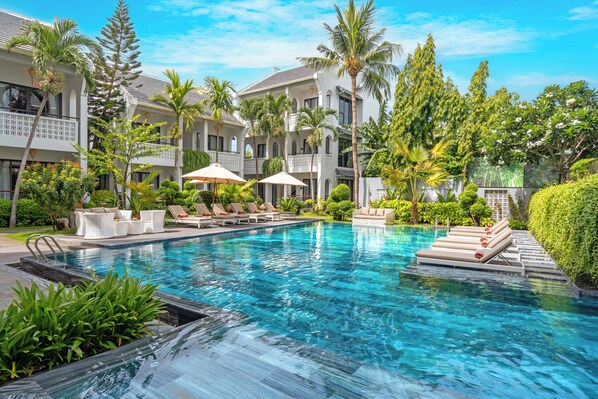 Kolam renang outdoor