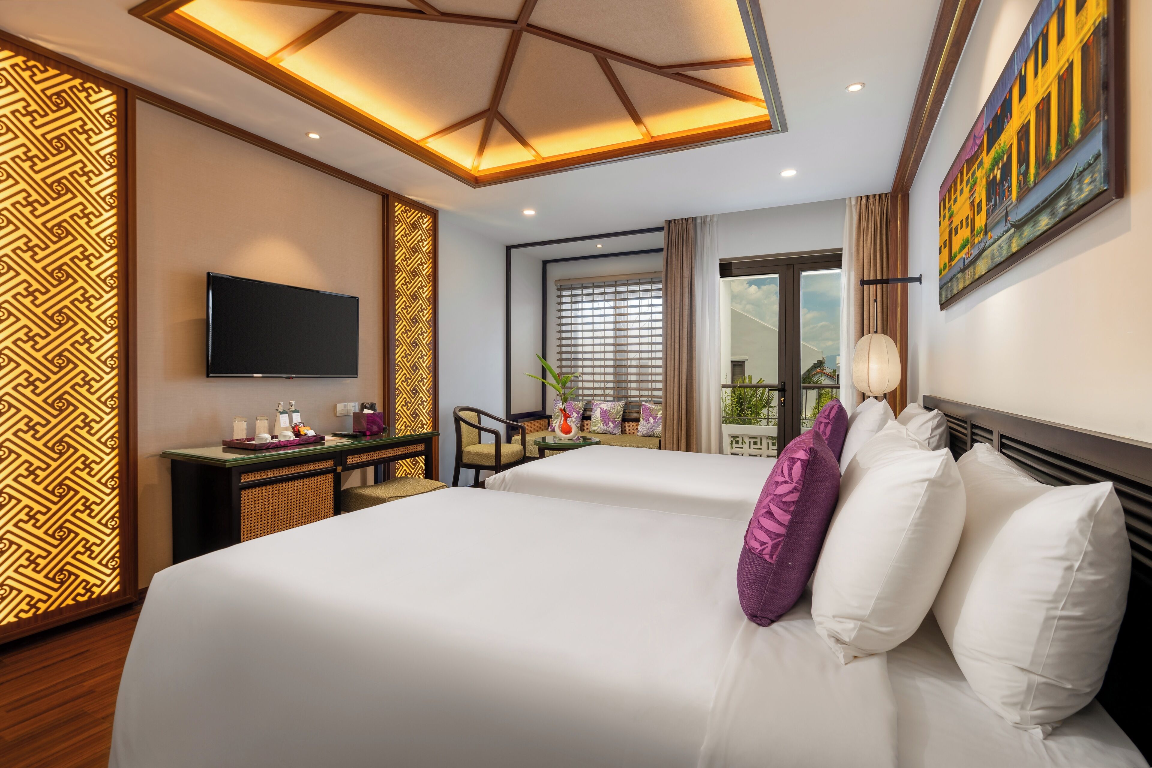 Deluxe Twin Room with Balcony | Minibar, in-room safe, desk, soundproofing