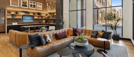 Fernseher, Stereoanlage