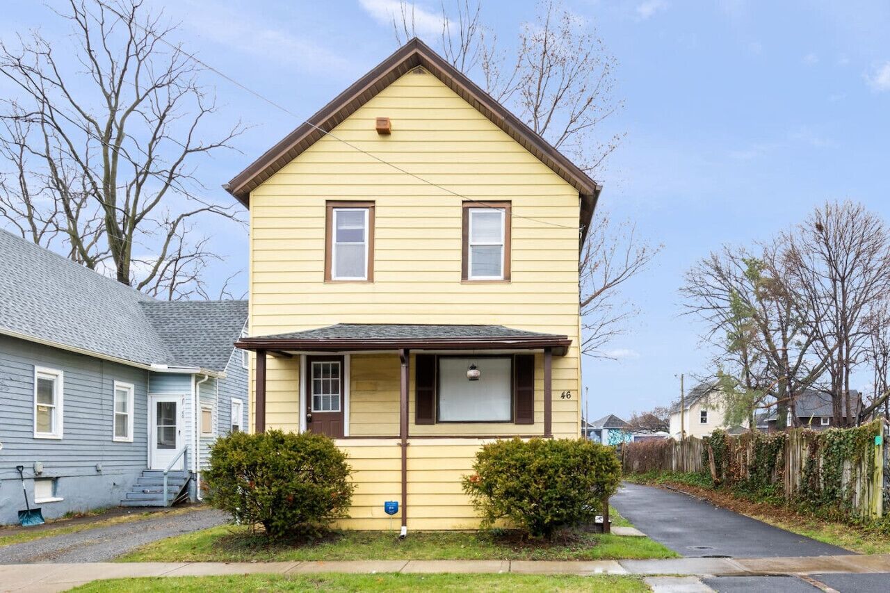 NEW to VRBO-Central Rochester 2BRDM w/Yard!