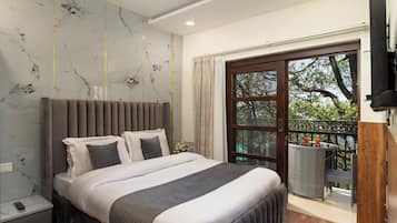 Egyptian cotton sheets, premium bedding, desk, soundproofing