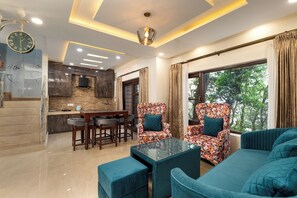 Interior - The Pine Retreat - Mall Road Dalhousie (Dalhousie)