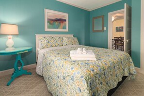 3 bedrooms, desk, iron/ironing board, free WiFi