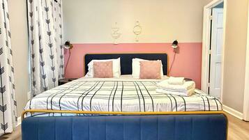 2 bedrooms, desk, iron/ironing board, WiFi