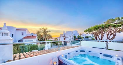 Stunning 2-Bedroom Beach Retreat in Vale do Lobo