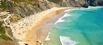 Stunning 2-Bedroom Beach Retreat in Vale do Lobo