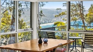 Dining - Light House - A tranquil retreat harmonizing with nature. (Lorne)