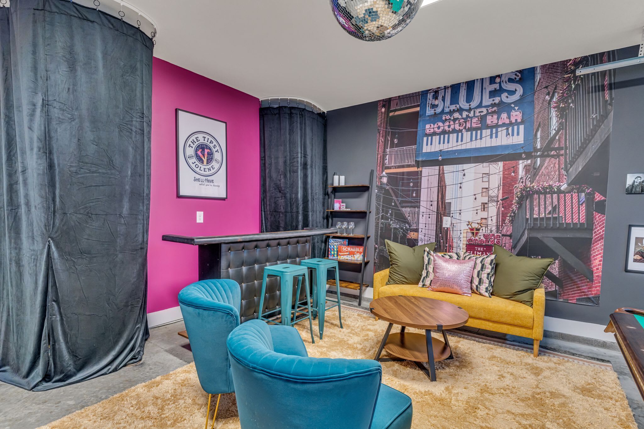 Bachelorette Escape Near Dt | Game Room + Hot Tub - Nashville, TN