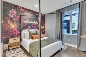 4 habitaciones, tabla de planchar con plancha, cuna de viaje y wifi