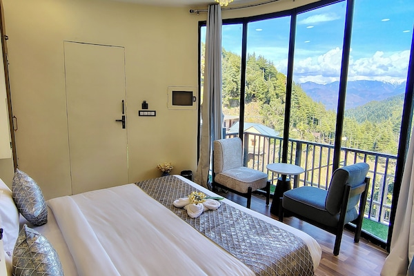 Himalayan Cabana | Brankas, tirai kedap cahaya, kedap suara, dan setrika/meja setrika