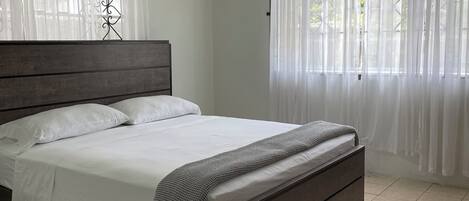 2 bedrooms, iron/ironing board, WiFi, bed sheets