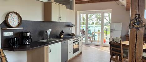 Kühlschrank, Ofen, Herdplatte, Geschirrspüler