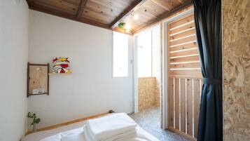Basic Shared Dormitory | Free WiFi, bed sheets