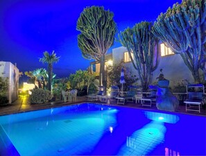 Outdoor pool, a heated pool - 5 minutes from the sea and the Poseidon Gardens.
 (Forio)