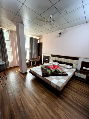 Kahden hengen deluxe-huone | Ilmainen Wi-Fi, vuodevaatteet