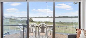 Spinnaker river view- Barrage Road