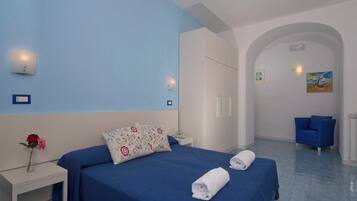 4 bedrooms, travel crib, WiFi, bed sheets