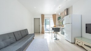 Basic Room, 1 Bedroom (Bulgeundegi) - Gapyeong Gipeunsanarae Spa Pension (Gapyeong)