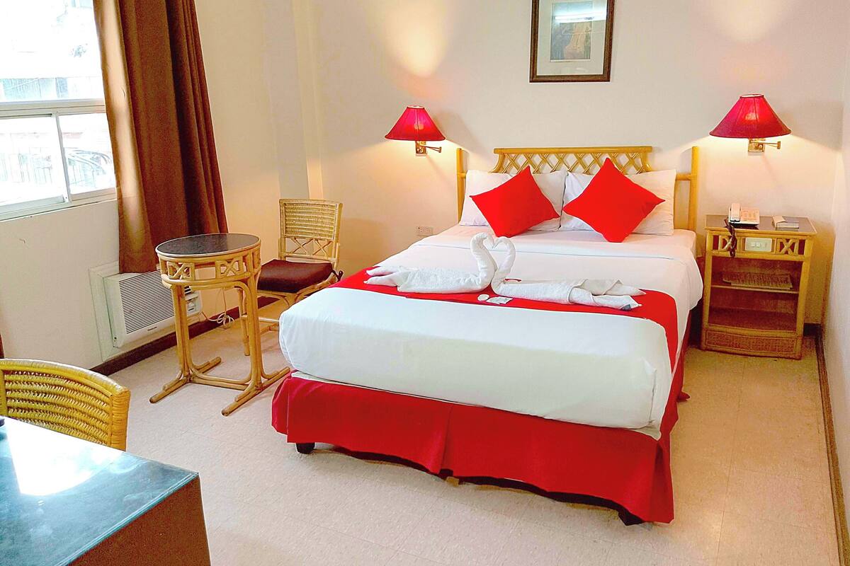 Double Room, City View | Desk, laptop workspace, WiFi (free)