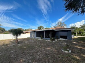 Exterior - Ferienhaus in Palm Harbor - Wenige Minuten von den Schönsten Stränden Entfernt (Palm Harbor)
