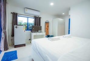 ห้องดีลักซ์ดับเบิล | โต๊ะทำงาน, Wi-Fi ฟรี, ผ้าปูที่นอน